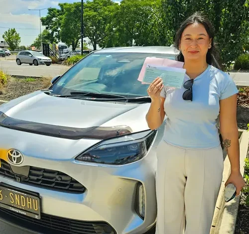 Automatic driving lesson with a licensed instructor near Carlton VIC